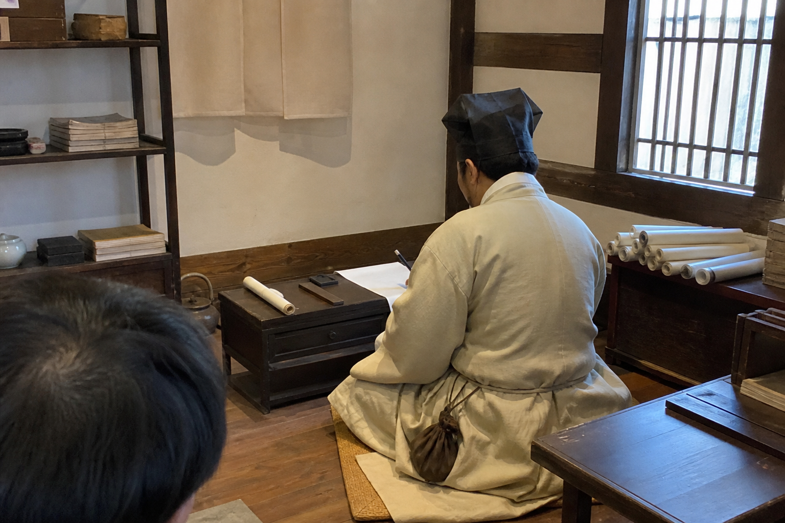 A natural AI-generated SEOULIAN editorial photograph illustrating Chŏng Mongju