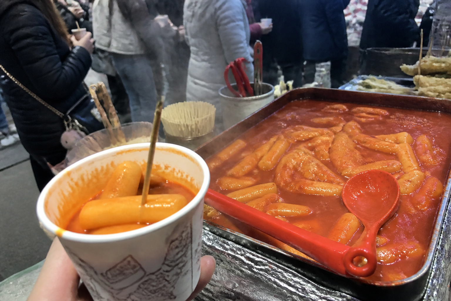 A natural AI-generated SEOULIAN editorial photograph illustrating Tteokbokki