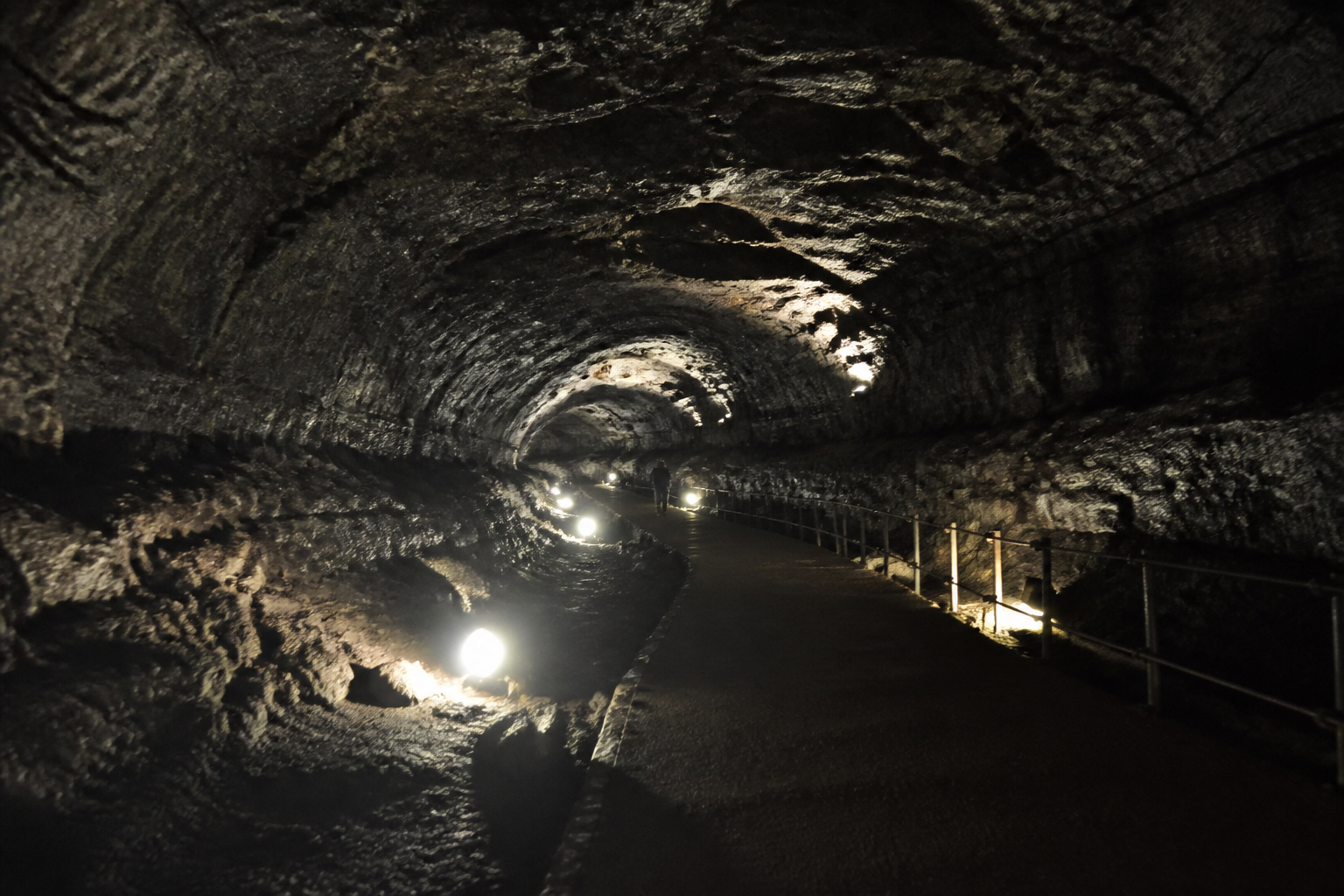 A natural AI-generated SEOULIAN editorial photograph illustrating Manjanggul