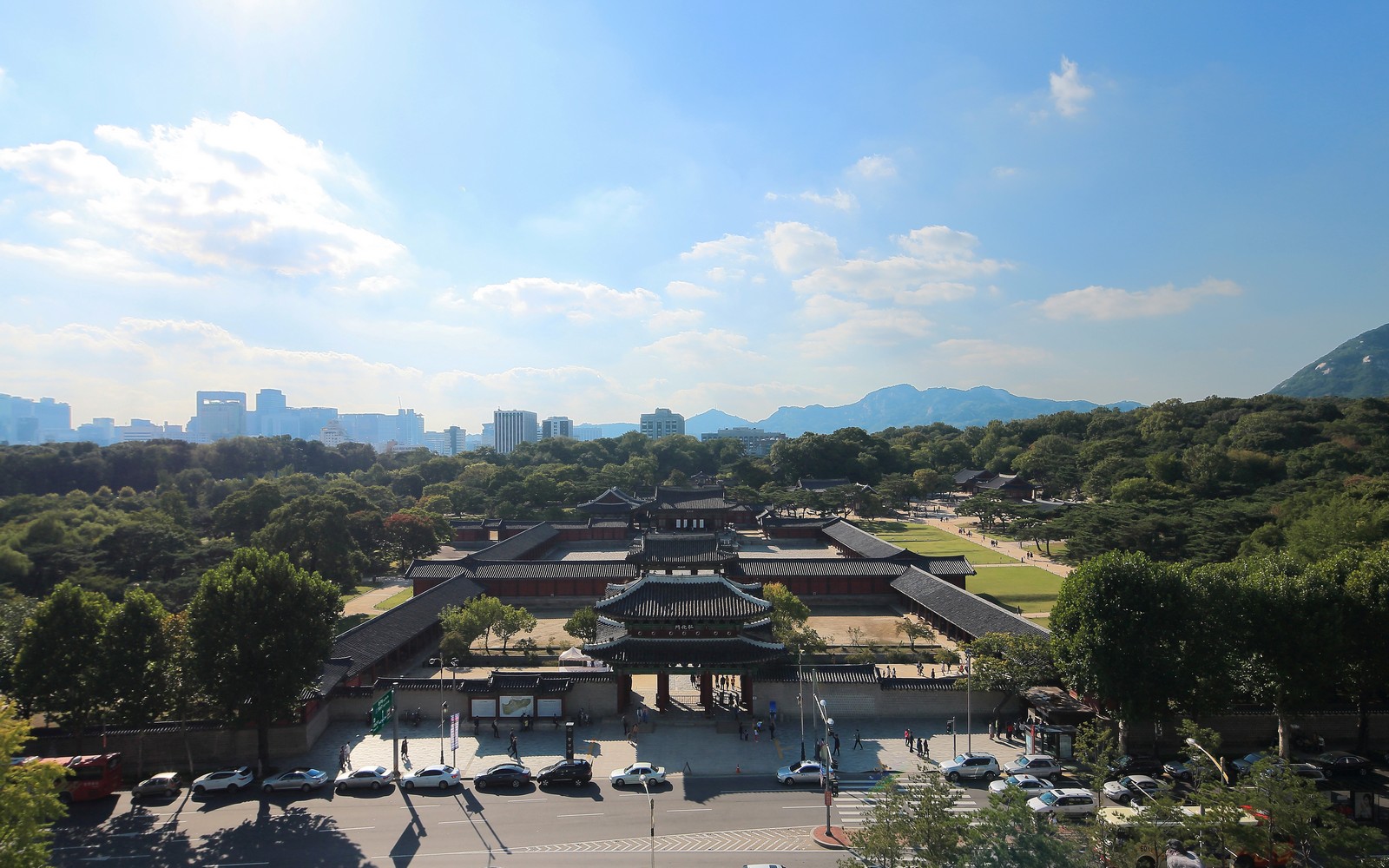 A Wikimedia Commons image illustrating Changgyeonggung