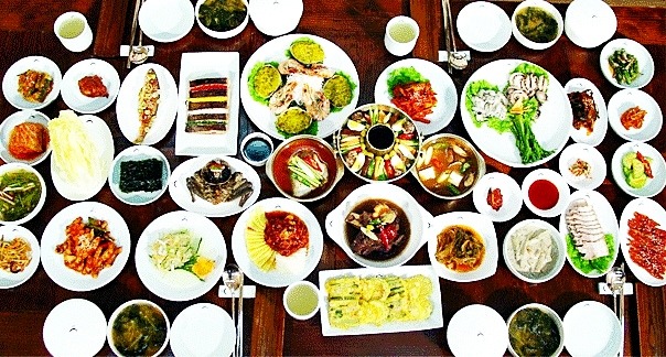 A Wikimedia Commons image illustrating Korean cuisine