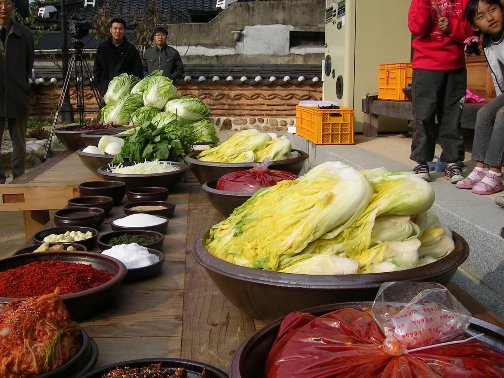 A Wikimedia Commons image illustrating Gimjang